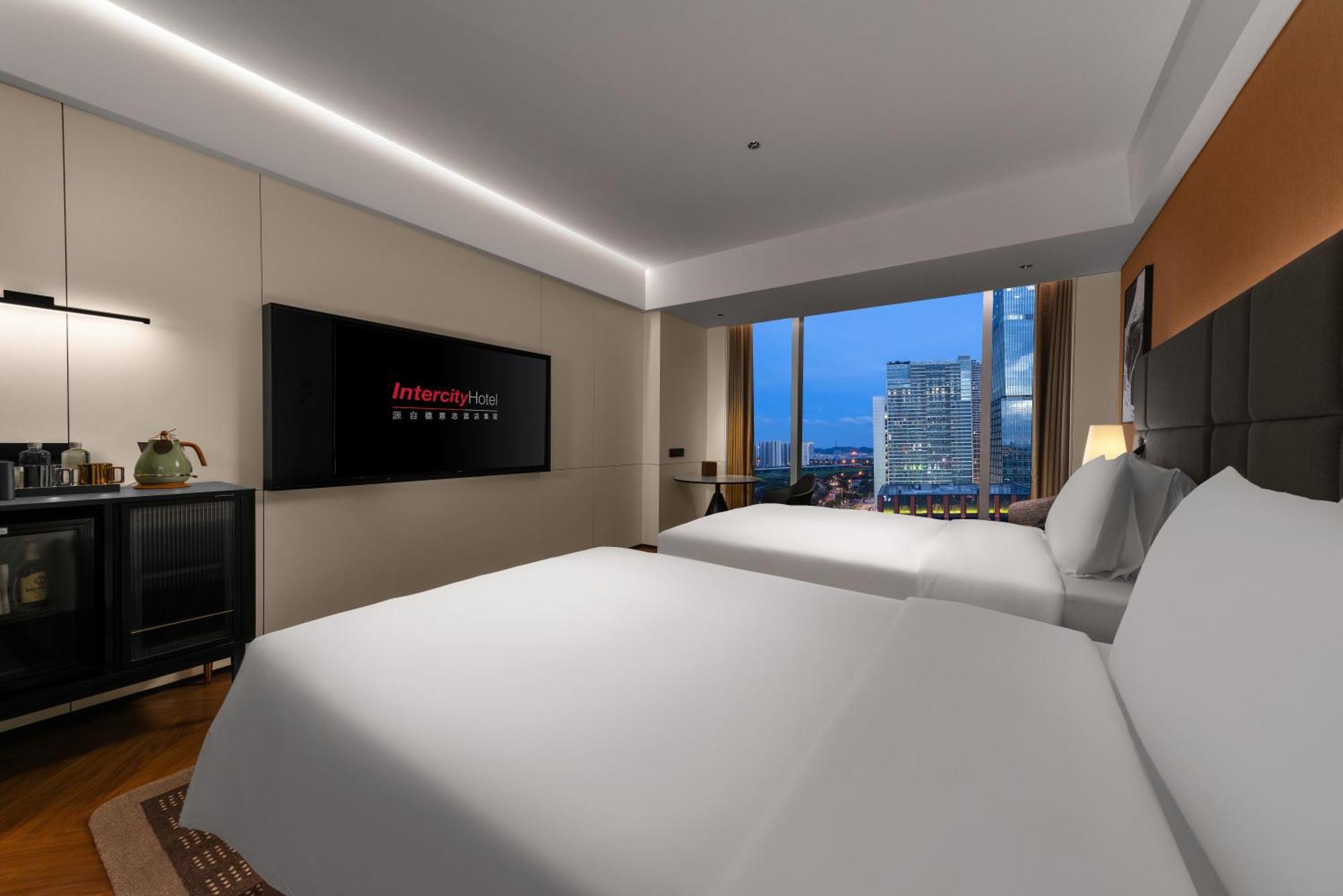 Intercity Hotel Guangzhou South Railway Station - Free Minibar Including Erdinger Weissbier المظهر الخارجي الصورة