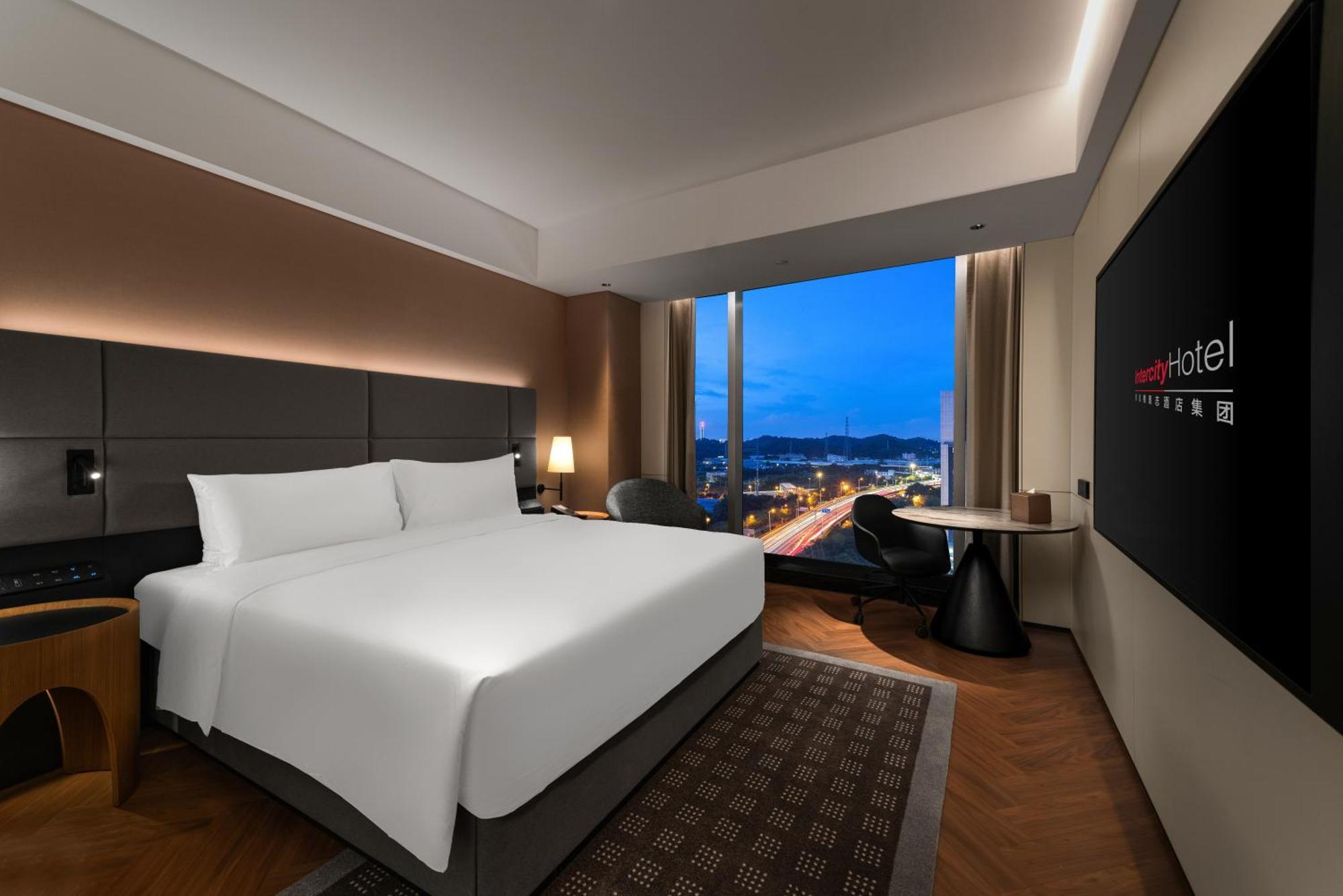 Intercity Hotel Guangzhou South Railway Station - Free Minibar Including Erdinger Weissbier المظهر الخارجي الصورة