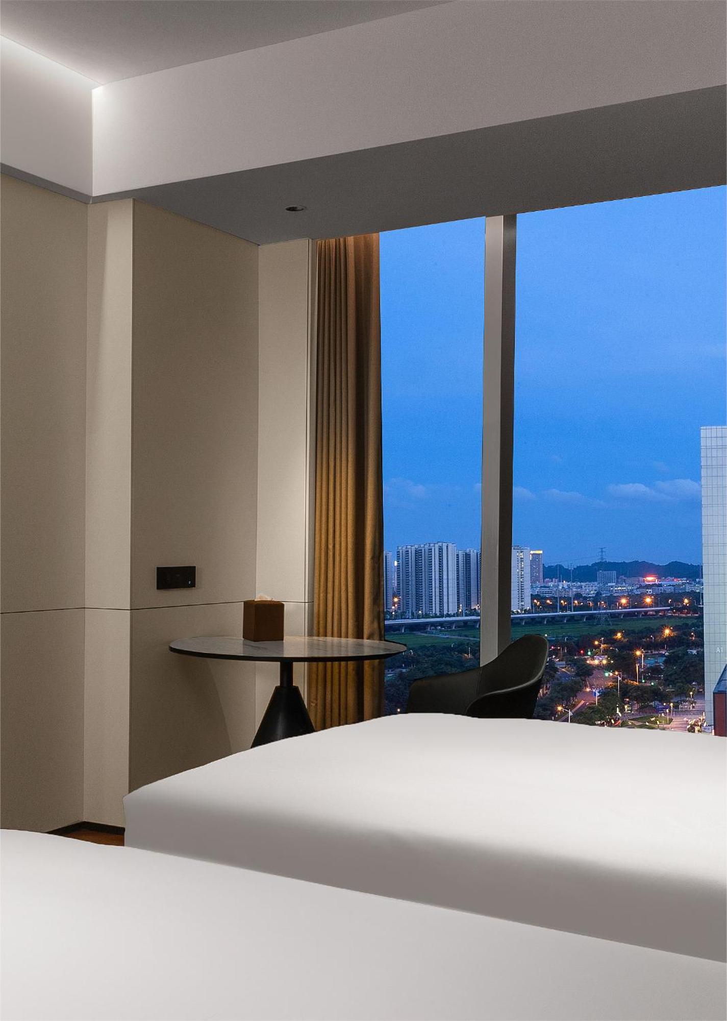 Intercity Hotel Guangzhou South Railway Station - Free Minibar Including Erdinger Weissbier المظهر الخارجي الصورة