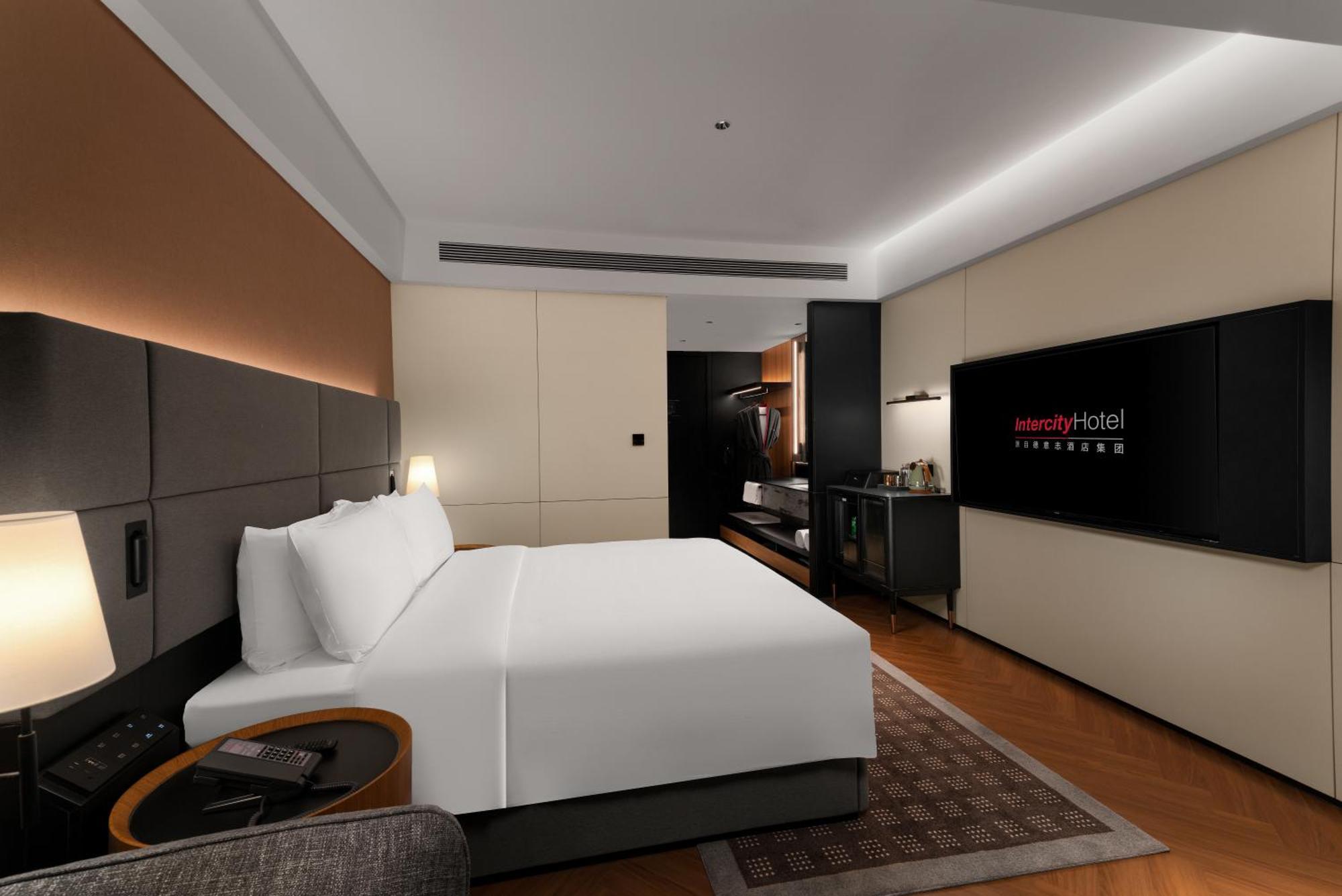 Intercity Hotel Guangzhou South Railway Station - Free Minibar Including Erdinger Weissbier المظهر الخارجي الصورة